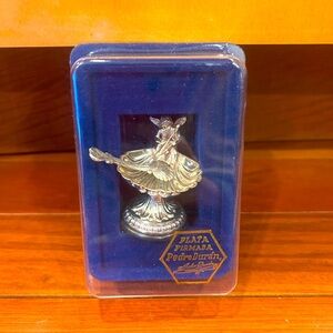 Pedro Durán Sterling silver open salt cherub on a clam with spoon